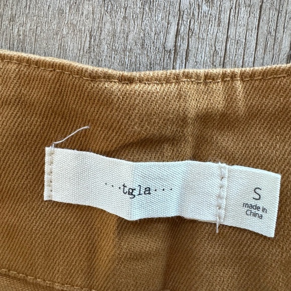 TLGA Self Trouser High Rise Shorts with Belt - Picture 4 of 6